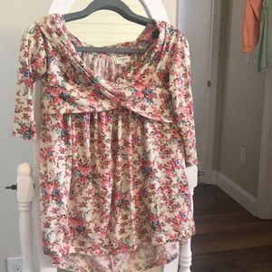 Floral 3/4 sleeve top
